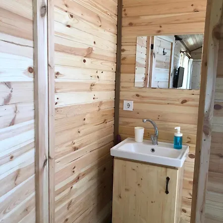 Suzi'nin Bahcesi Evler * ダッチャ