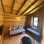 Suzi'nin Bahcesi Evler * 达特恰